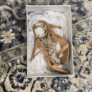 Steve Madden Feliz Natural heels